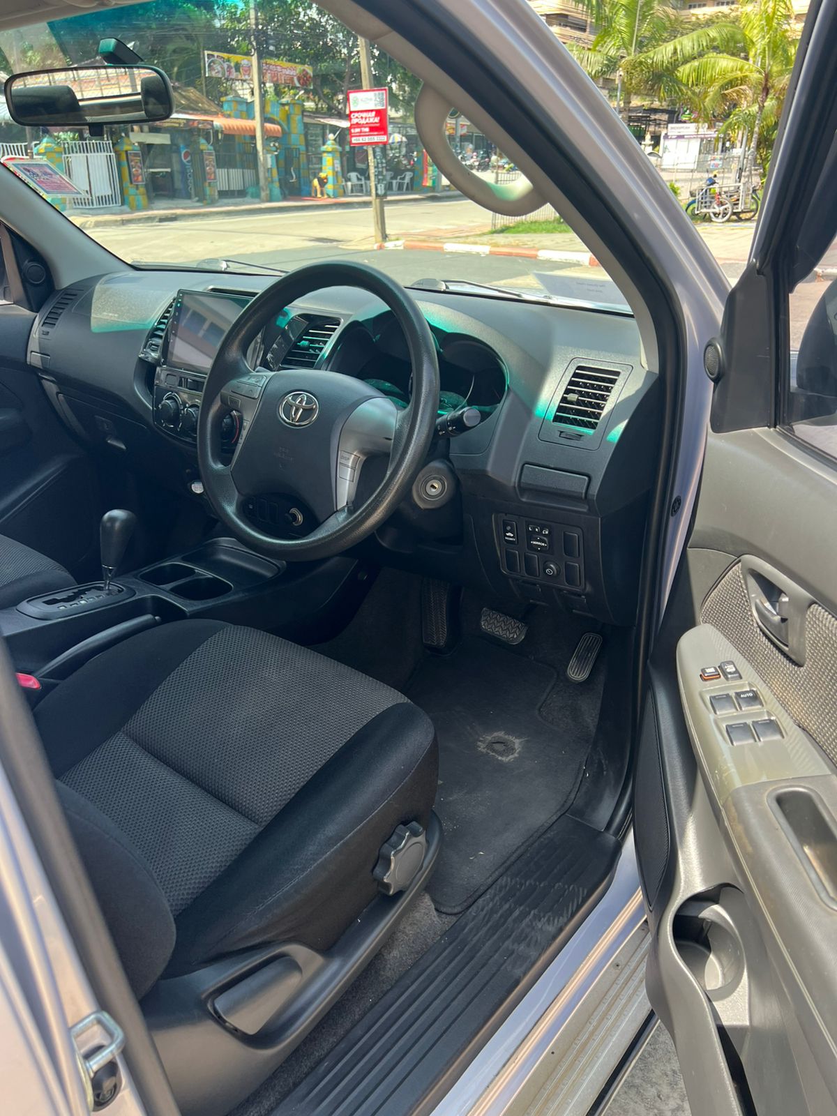Toyota Hilux 3.0TD AT (171 แรงม้า) — 3
