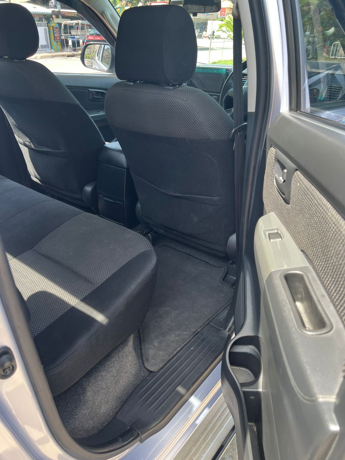 Toyota Hilux 3.0TD AT (171 แรงม้า) — 4