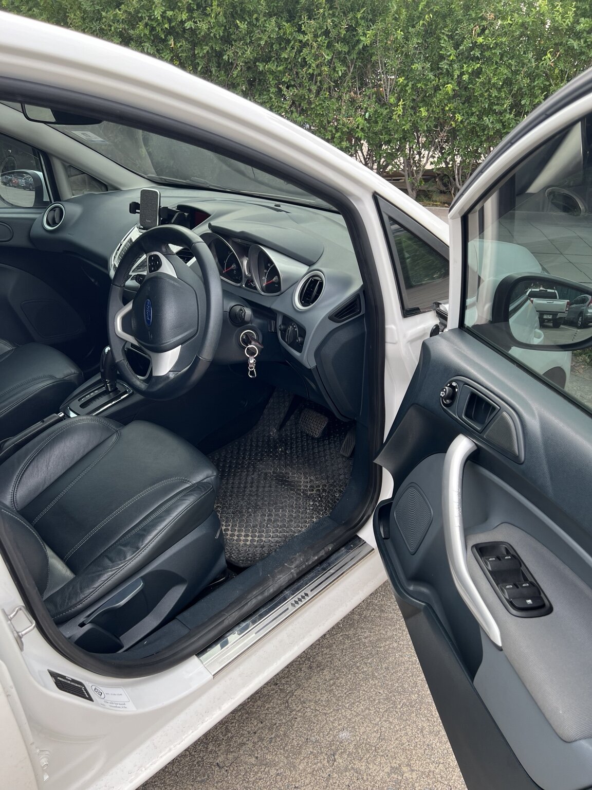 FORD Fiesta - 1,6 AT, 122 hp 2012 yi, Sedan — 4