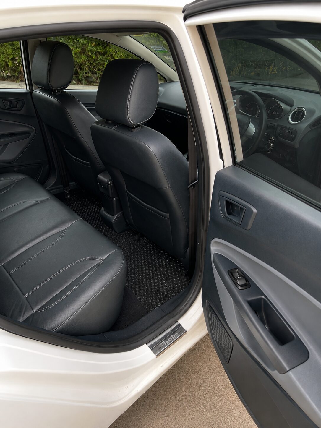 FORD Fiesta - 1,6 AT, 122 hp 2012 yi, Sedan — 3