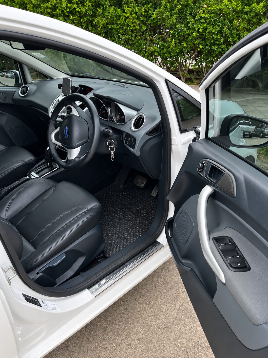 FORD Fiesta - 1,6 AT, 122 hp 2012 yi, Sedan — 4