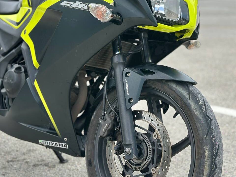 Honda CBR 300R — 8