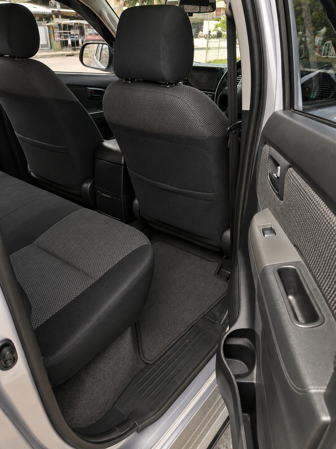 TOYOTA Hilux - 3,0TD AT, 171 hp 2012 yi — 4