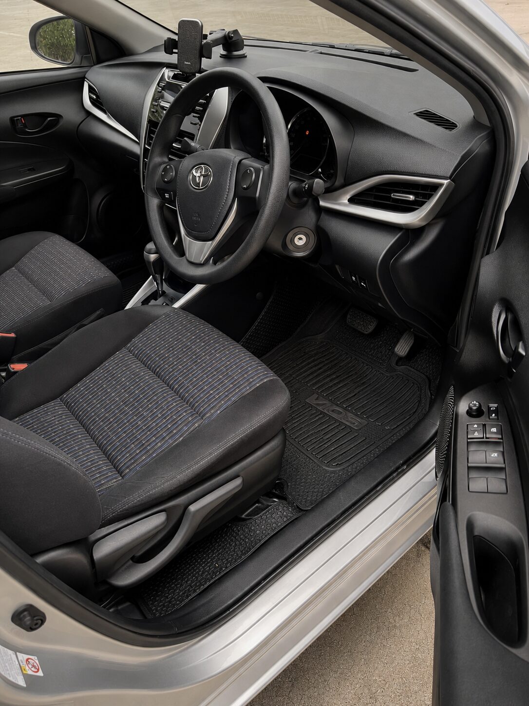 TOYOTA Yaris - 1,2 CVT, 86 hp 2018 yi — 3