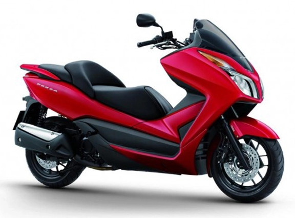 本田 Forza 300cc 踏板摩托车 2013 年款