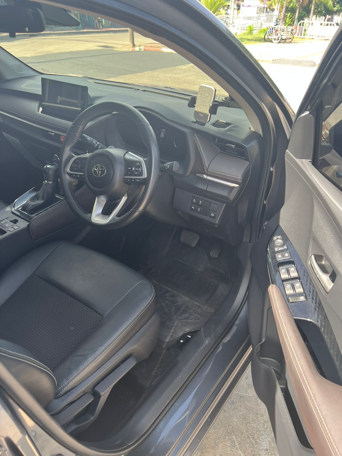 TOYOTA Yaris - 1,2 CVT, 94 hp 2023 yi